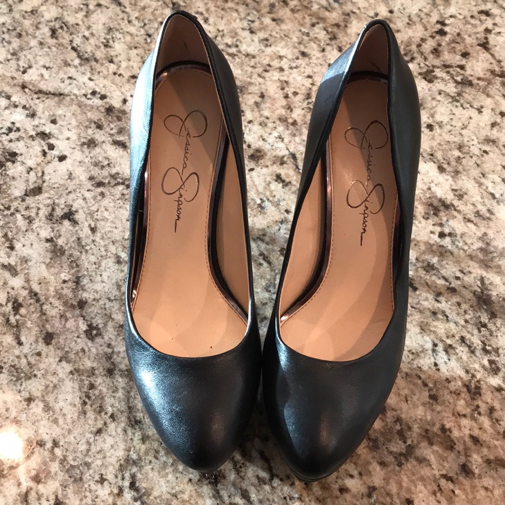8.5 Jessica Simpson Pumps